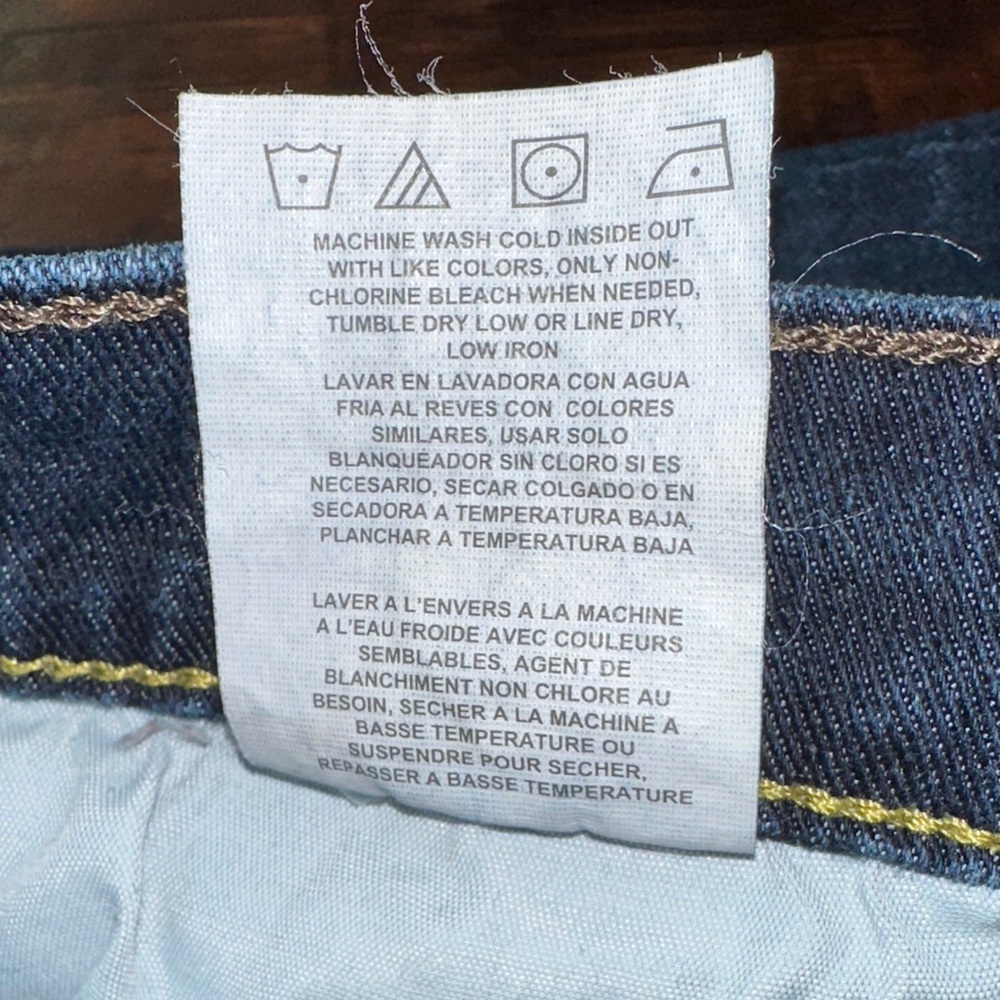 Wrangler Men's slim Straight Leg Jeans in Deep Blue size 33/30 - Picture 8 of 15